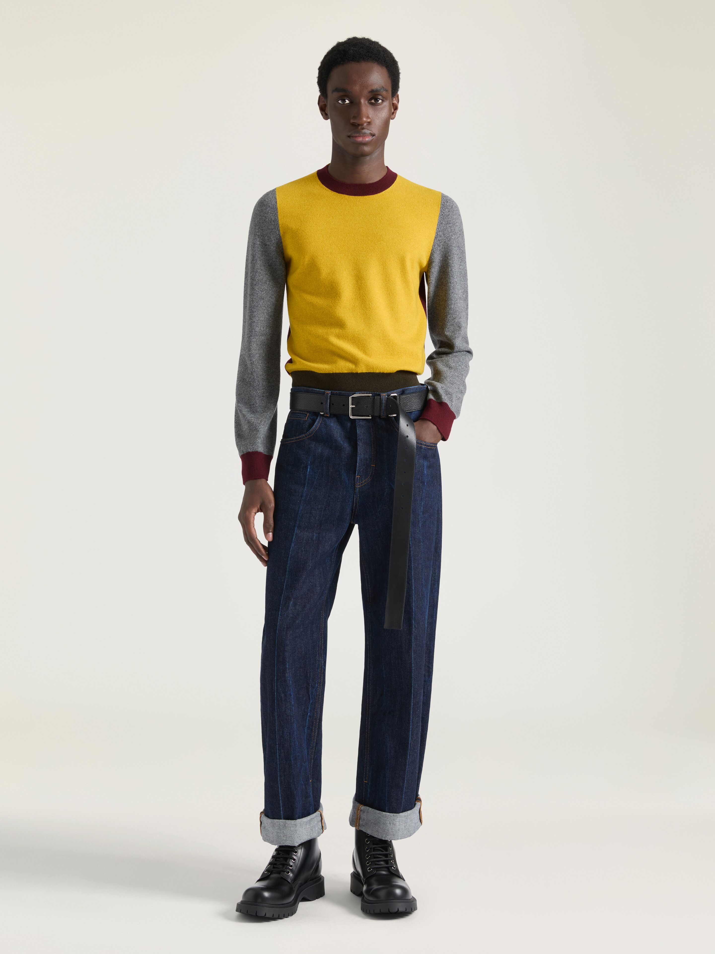 Sweater in wool knit with color block